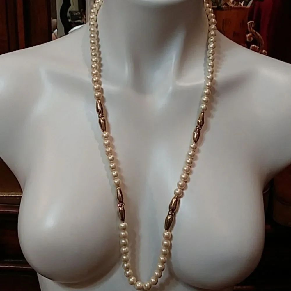 Neckles - Picture 2 of 6